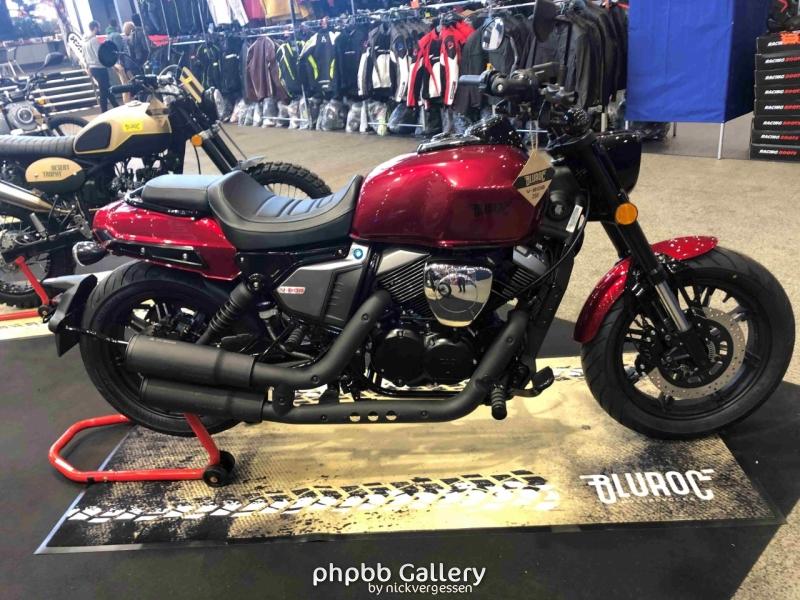 Au salon, omniprésence des motos chinoises